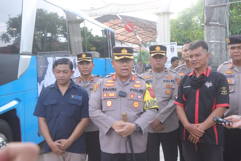 Kapolres Indramayu Berangkatkan Mudik Gratis Polri Presisi Tahun 2024