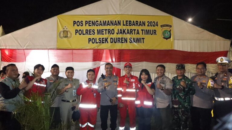 Kapolres Metro Jaktim. Pimpin Patroli Kamtibmas Pada Malam Takbir Idul Fitri 1446 H
