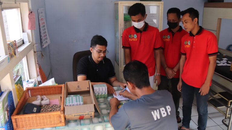 Cegah Penyakit, Lapas Kediri Lakukan Pembagian Peralatan Mandi Berkala