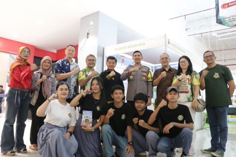 Kabid Humas Polda Jabar : Polisi Sosialisasi SKCK Goes To School di Mall Boxis 123