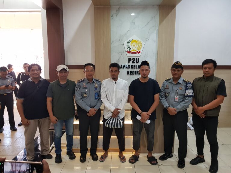 Resmi Menjalani Pembebasan Bersyarat, Dua Napi Teroris Lapas Kediri Dinyatakan Bebas