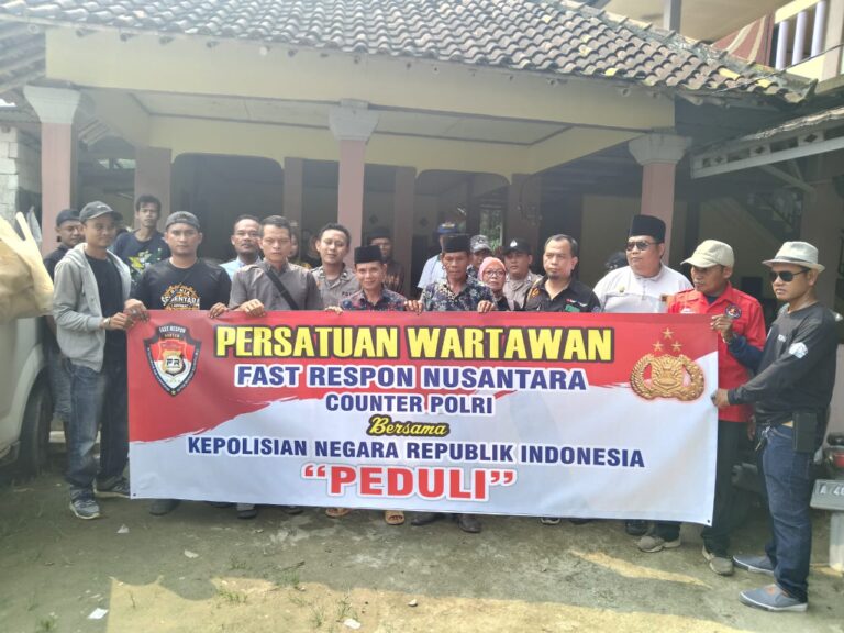 Jajaran FRN DPW Banten Bersama Polsek Jawilan Berikan Bantuan korban Banjir Di Kampung Nusa Desa Parakan Kec Jawilan