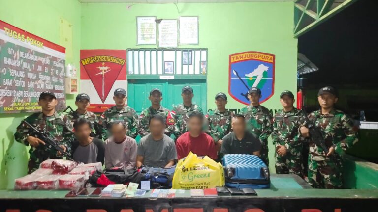 Jelang Purna Tugas, Satgas Yonarmed 16/TK Amankan 2 WNA Malaysia dan 3 WNI Saat Upaya Selundupkan Sabu 25,4 Kilogram