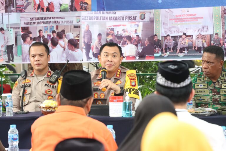Jum’at Curhat Plus Kapolres Metro Jakarta Pusat Dalam Rangkaian Pelayanan Bulan Bakti Polri