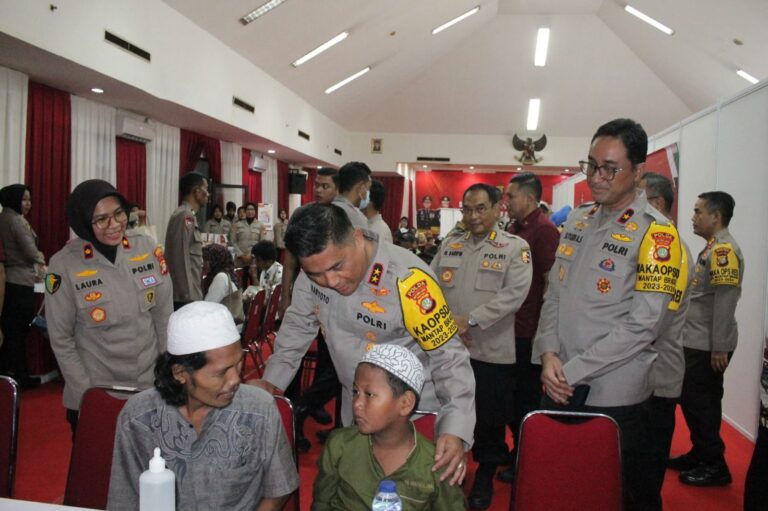 Kapolda Metro Jaya Tinjau Khitanan Massal Dalam Rangka HUT Bhayangkara Ke-78