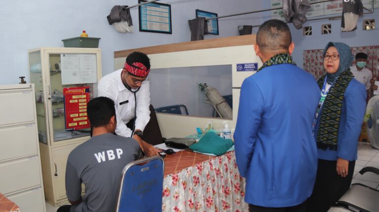 Telusur Lapangan, Surveyor Keliling Klinik Lapas Kediri