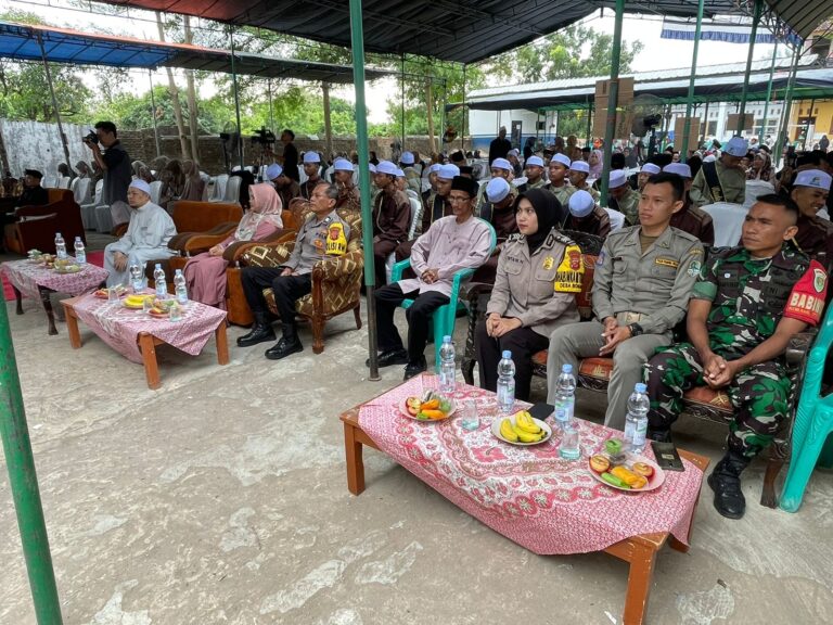 Kanit Binmas Polsek Panyingkiran Hadiri Pelepasan Kelas Akhir SMP IT & SMK AL Anwariyya