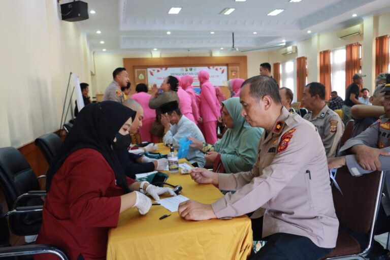 Polres Majalengka Gelar Pengobatan Gratis dalam Rangka Hari Bhayangkara ke-78: Mendukung Transformasi Ekonomi Menuju Indonesia Emas