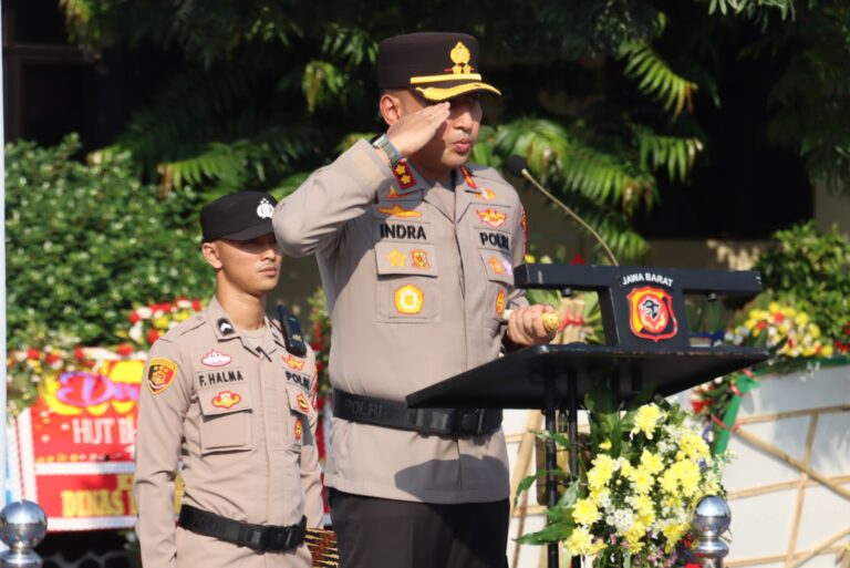 Kapolres Majalengka Pimpin Upacara Kenaikan Pangkat Personel Polres Majalengka