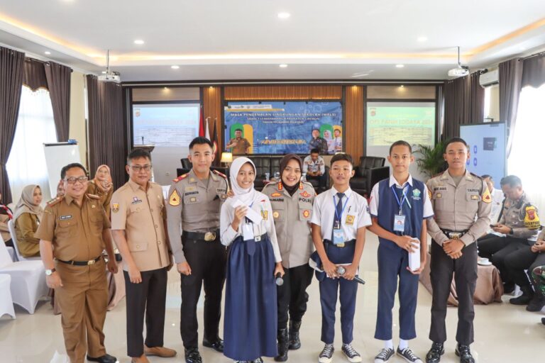 Kapolresta Cirebon Berikan Penyuluhan kepada Siswa SMAN 1 Lemahabang