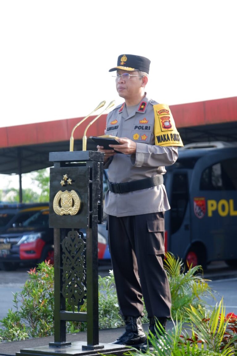 Polda Kalbar Laksanakan Apel Gelar Pasukan Operasi Patuh Kapuas 2024.
