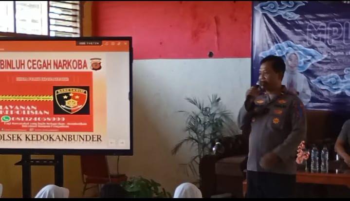 Kapolsek Kedokanbunder IPDA Tasim, S.IP., Edukasi Siswa Baru Tentang Bahaya Narkoba dan Kenakalan Remaja