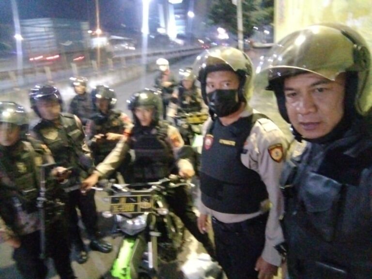 Polisi Tangkap 7 Remaja Pelaku Tawuran Dengan Sajam dan Molotov