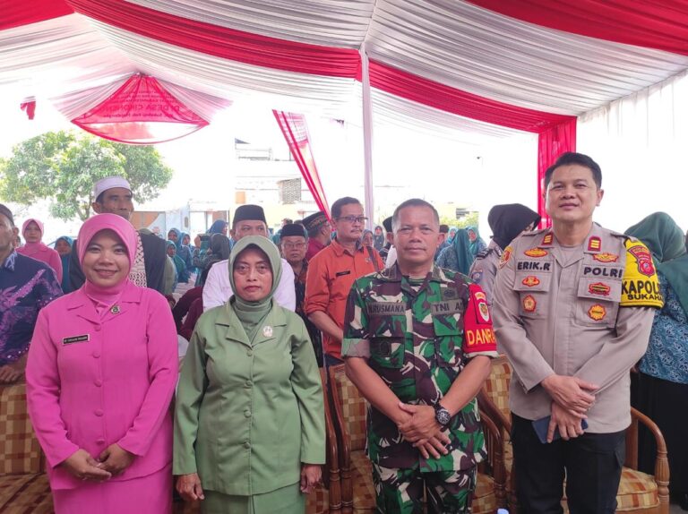 Dukung Program Pemerintah, Kapolsek Sukahaji Hadiri Monev PKK di Desa Cikoneng
