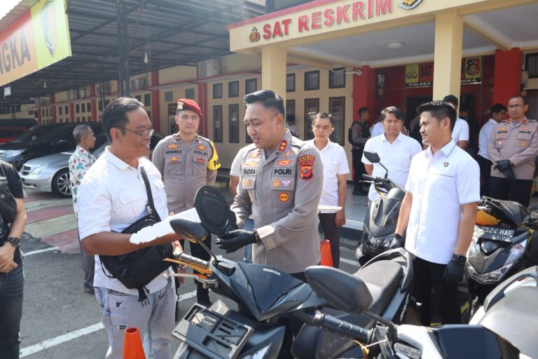 Kapolres Majalengka Serahkan Motor Hasil Curian ke Pemiliknya