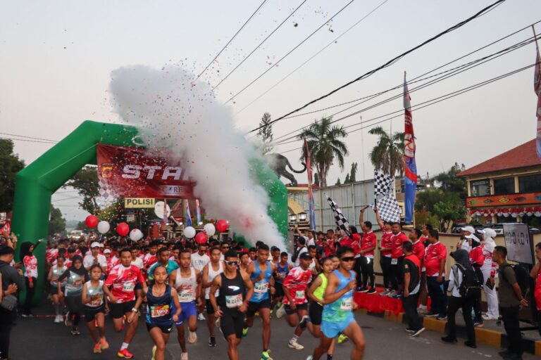 Memeriahkan Hari Kemerdekaan Republik Indonesia Ke-79, Polresta Cirebon Gelar Fun Run 5K
