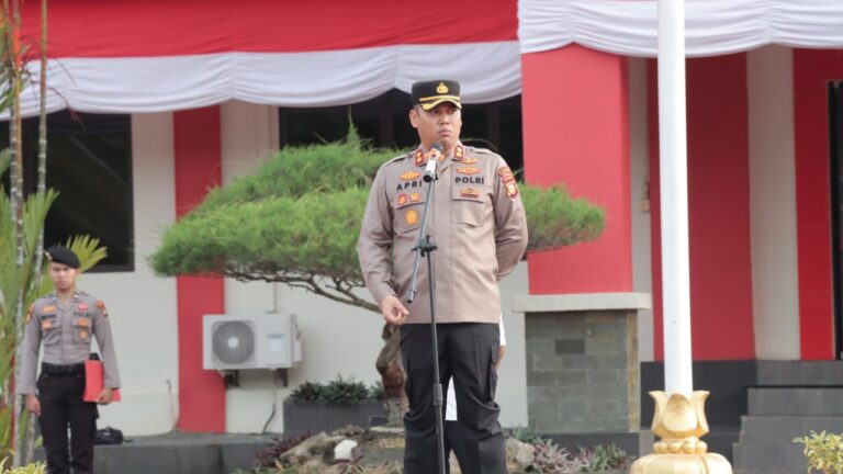 Pimpin Apel Pertama Kapolres Lingga Berikan Arahan Kepada Personel
