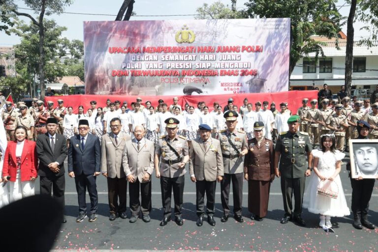 Kapolri Pimpin Upacara Hari Juang Polri di Surabaya kota