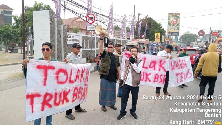 GAMATA Gelar Aksi Tolak Truk Tanah Yang Langgar Perbup di Sepatan