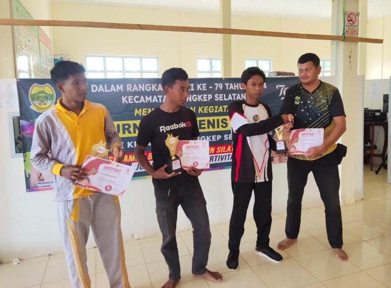 Camat Singkep Selatan tutup Turnamen Tenis Meja