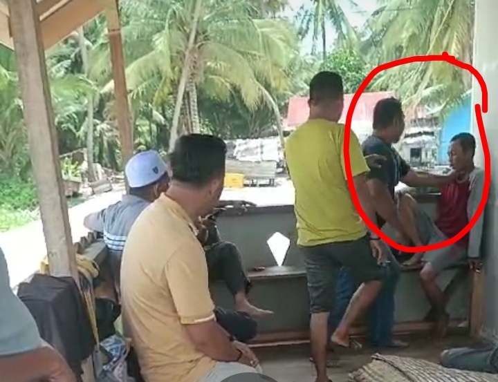 Marah di Poto Bahan Iligal Longing, Disaksikan Kades Nantai Harapan Oknum Masyarakatnya Lakukan Tindakan Kekerasan