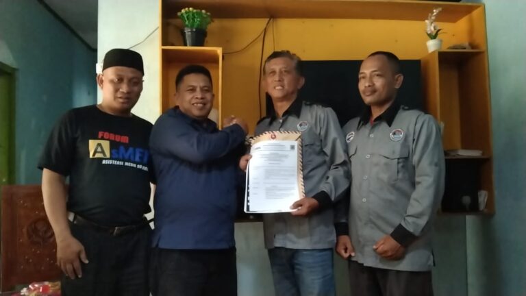 DPP AsMEN Menyerahkan SK DPW Jateng Dan DIY