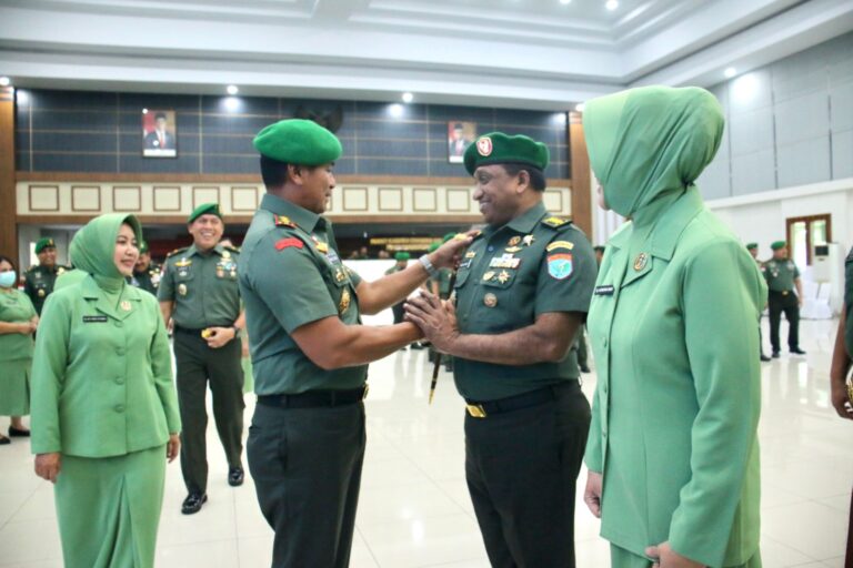 Pangdam XII/Tpr Terima Laporan Korps, 53 Perwira Resmi Sandang Pangkat Baru