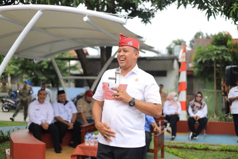 Calon Walikota Bekasi Tri Adhianto Targetkan 1000 Taman Baru Untuk Masyarakat 