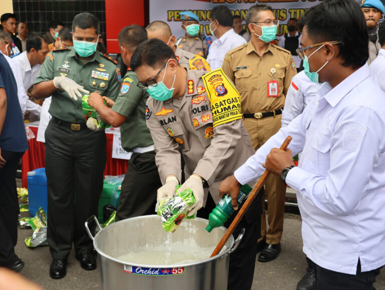 Polda Kalteng Musnahkan 50,6 KG Sabu Hasil Pengungkapan Kasus di Lamandau