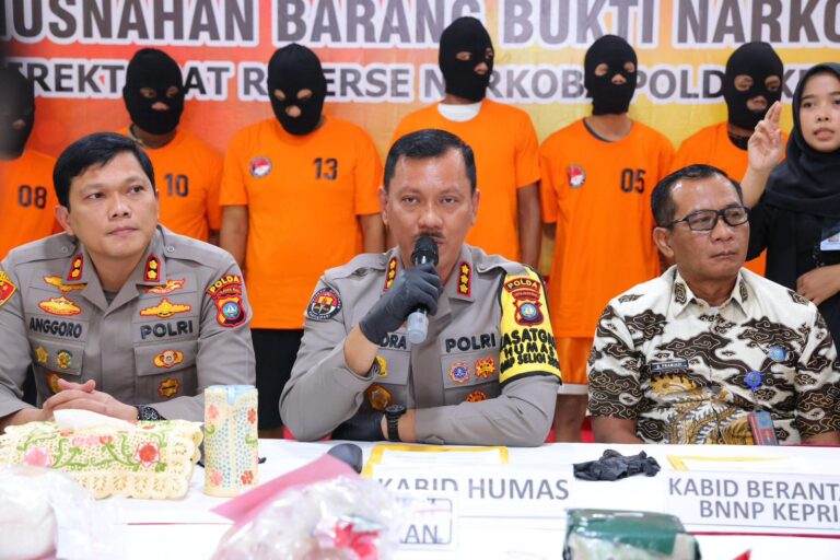 Polda Kepri Musnahkan Narkotika Jenis Sabu dan Ganja  Sebanyak 7.047.03 Narkotika  Ganja Kering 3866,45 Gram