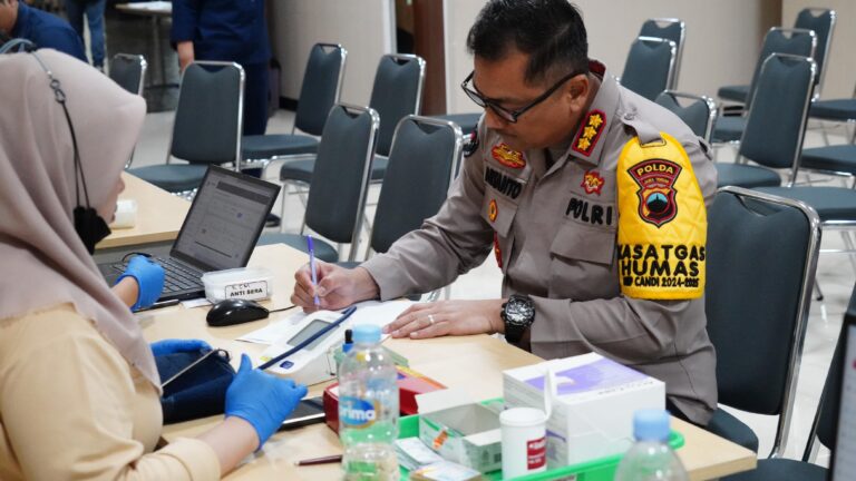 Sambut HUT Humas Polri Ke-73, Polda Jateng Gandeng Wartawan Laksanakan Donor Darah
