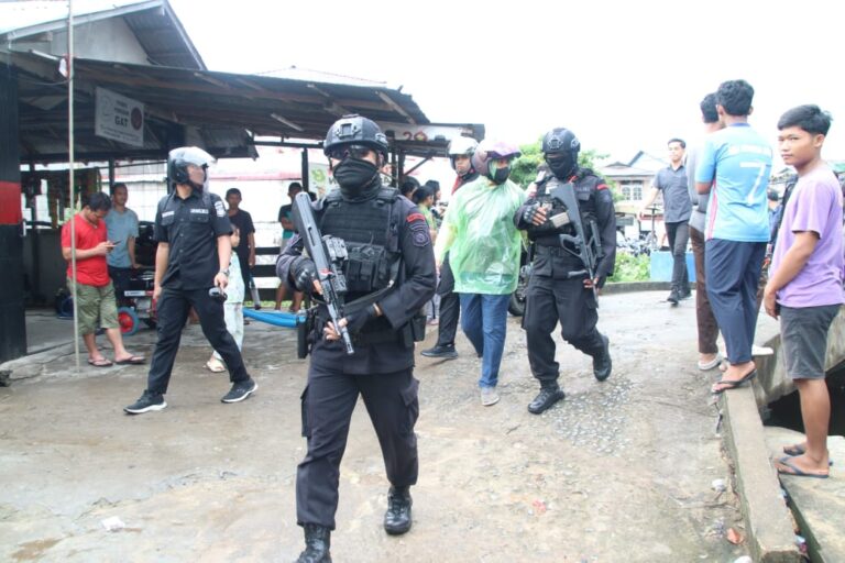 Polda Kalbar Laksanakan Kegiatan Cipta Kondisi Humanis Dalam Rangka Percepatan Program 100 Hari Asta Cita
