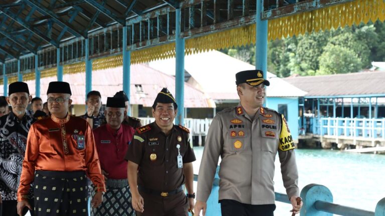 Kapolres Lingga AKBP Apri Fajar Hermanto, S.I.K., Sambut Kedatangan KAJATI KEPRI.