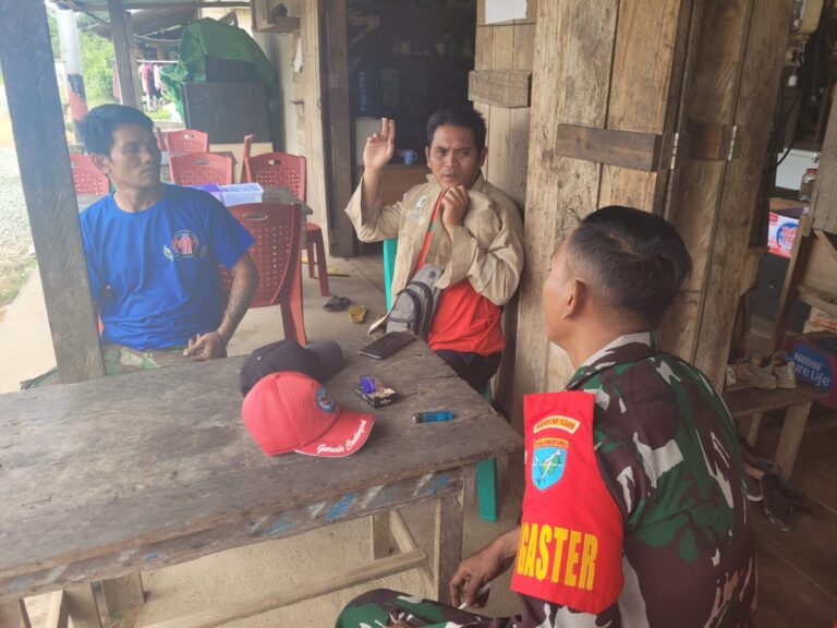 Babinsa Kodim 1209-07/Jgb Jalin Kerjasama Komsos Dengan Mitra Karib di Wilayah Binaan.