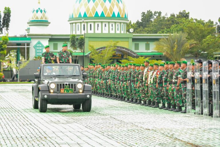 Kasdam XII/Tpr Pimpin Apel Gelar Pasukan Pergeseran Pengamanan Pilkada Serentak