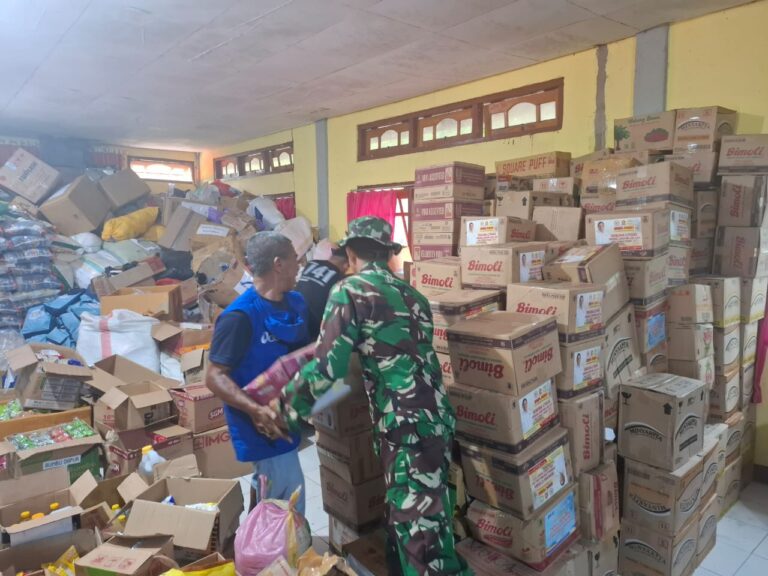 TNI AD Kerahkan Ratusan Personel Bantu Penanganan Erupsi Gunung Lewotobi