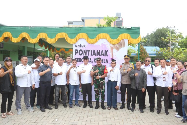 Pastikan Aman dan Lancar, Pangdam XII/Tpr bersama Forkopimda Tinjau Langsung ke TPS