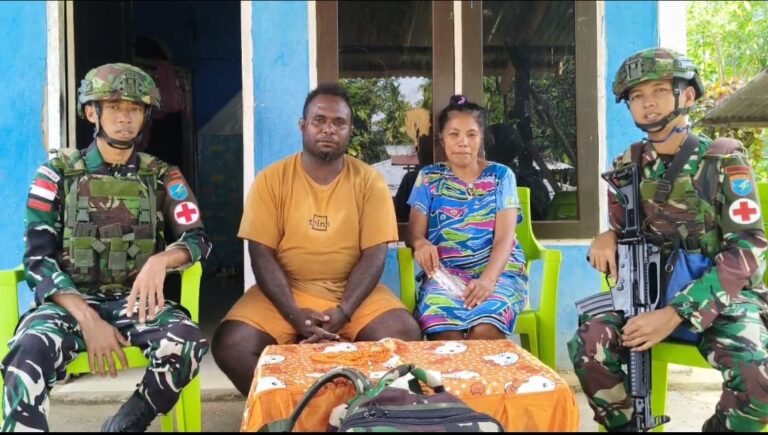 Pos Teluk Etna Satgas Yonif 642/Kps Laksanakan Yankes Di Kampung Kiruru