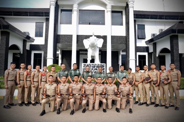Pangdam Iskandar Muda beri Motivasi Kepada Taruna Akademi Militer Asal Aceh.