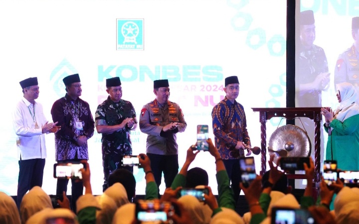 Panglima TNI Dampingi Wakil Presiden RI Buka Konferensi Besar Fatayat NU 2024