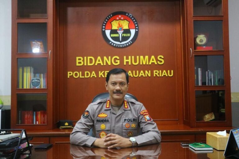 Mutasi personil polda kepri 2025 : Komitmen pelayanan prima polri wujudkan harapan masyarakat.