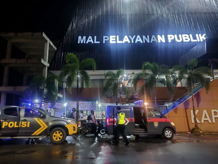 Blue Patroli Polresta Pontianak ,Wujudkan Kamtibmas Kondusif Pada Malam Hari