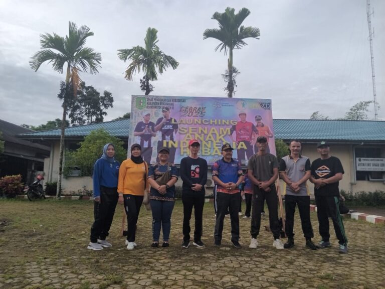 Danramil 02/Sgu Ledo Kodim 1209/Bky Jalin Sinergitas Ikuti Senam Anak Indonesia Hebat