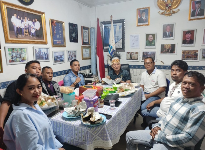 Hangatnya Kebersamaan: Ketua Umum PPWI Wilson Lalengke Sambut Kunjungan Anggota PPWI Nabire