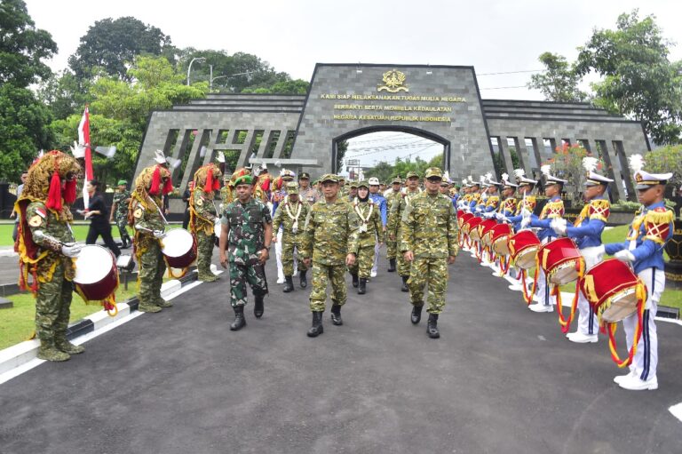 Gubernur Akmil Damping Mendagri Sambut Kepala Daerah Peserta Retreat