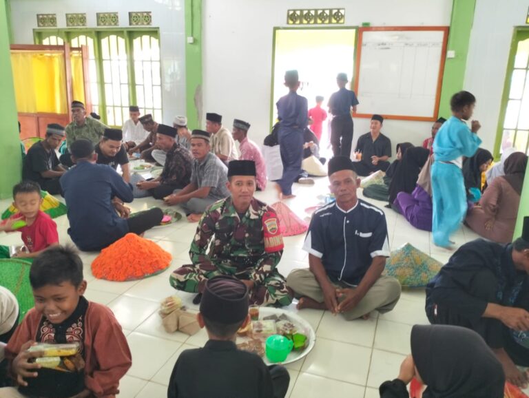 Serda Junaidi Babinsa marok tua Melaksanakan Kunjungan Silaturahmi Menjelang Ramadhan 1446 H, Dengan Masyarakat marok Tua,