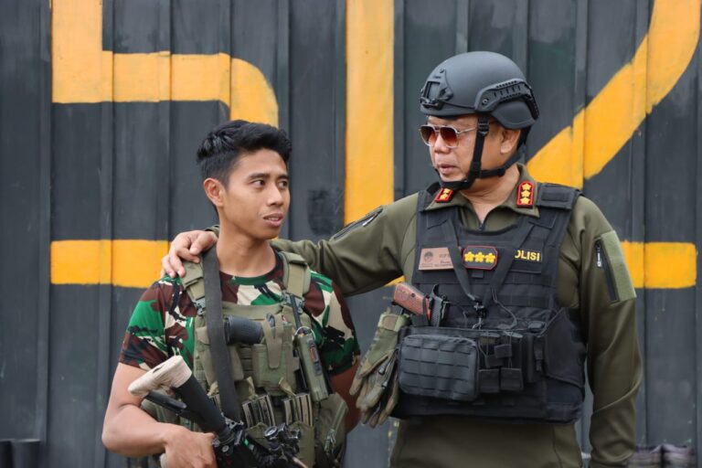 Kasatgas Humas Operasi Damai Cartenz-2024 Kunjungi Pos Pamtas Yonif 512 di Oksibil