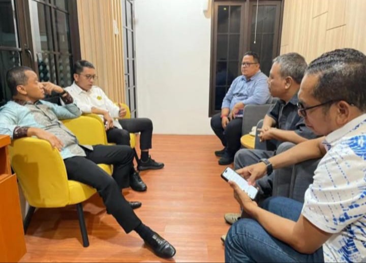 Setelah Diserang Surat Hoaks BPMA, Beredar Foto Makmun dan Fahrudin dengan Menteri Bahlil