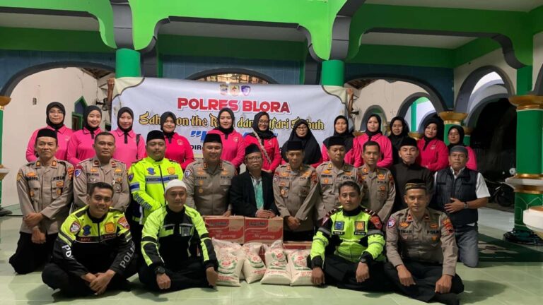 Safari Subuh, Kapolres Blora Ajak Masyarakat Menjaga Persatuan & Kesatuan Di Bulan Ramadhan