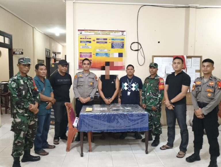 Anggota Unit Intel Kodim 0315/Tanjungpinang Berhasil Tangkap Seorang Terduga Pengedar Narkoba di Tambelan .
